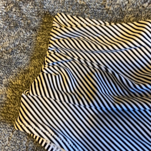 Cupshe High Waist Bikini Bottoms - Picture 5 of 9